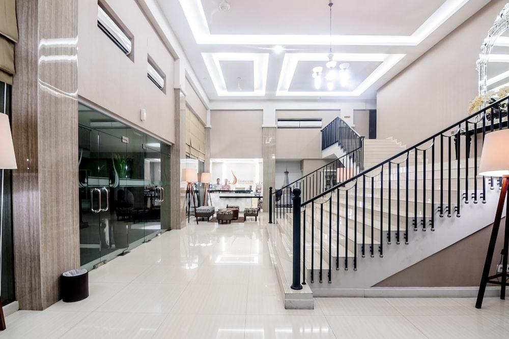 Tasneem Hotel Malioboro Yogyakarta Exterior foto