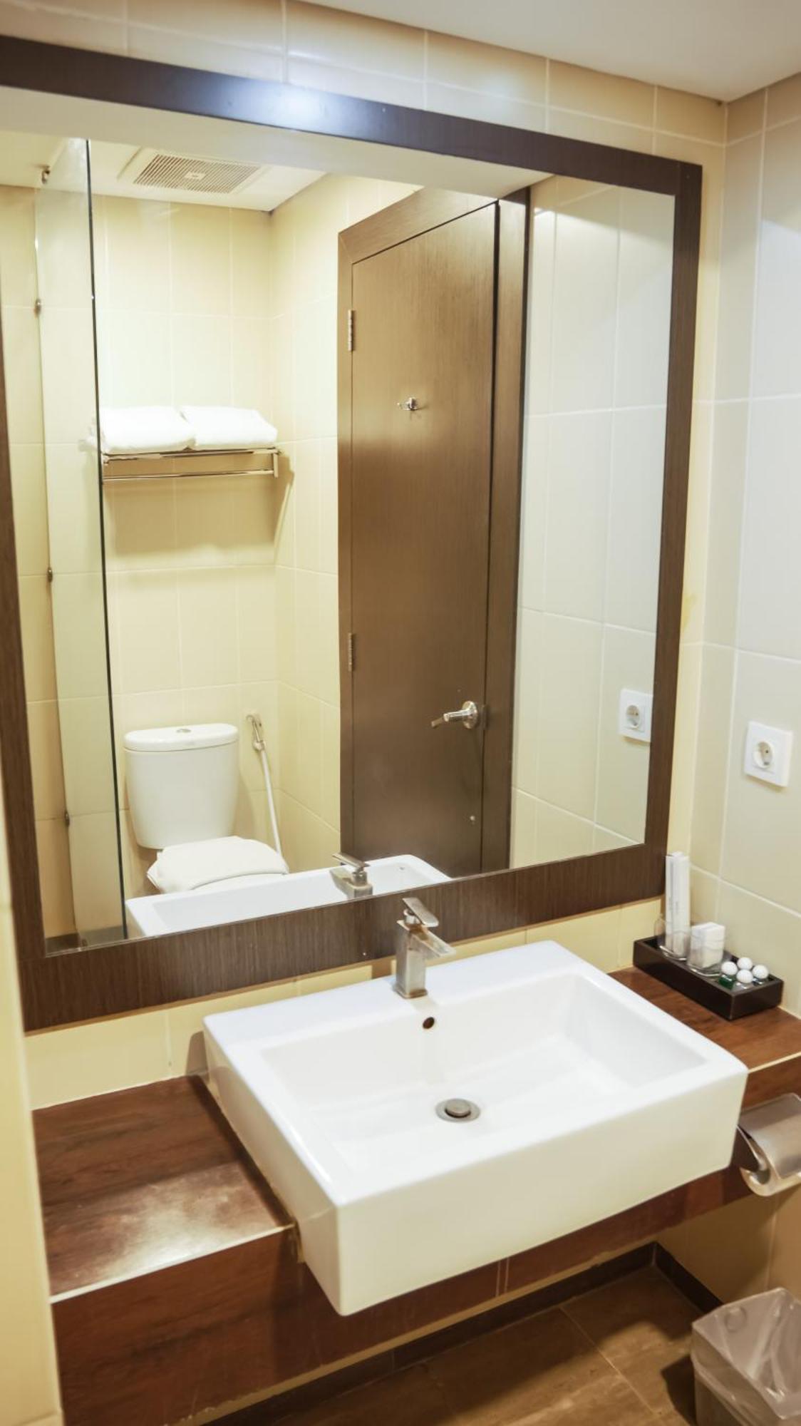 Tasneem Hotel Malioboro Yogyakarta Exterior foto
