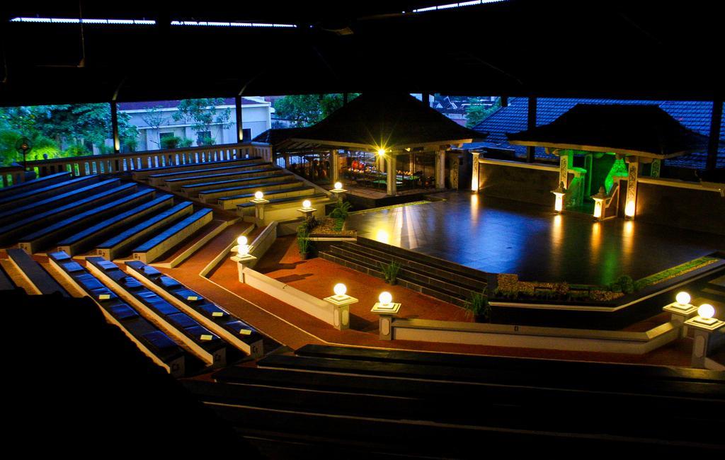 Tasneem Hotel Malioboro Yogyakarta Exterior foto